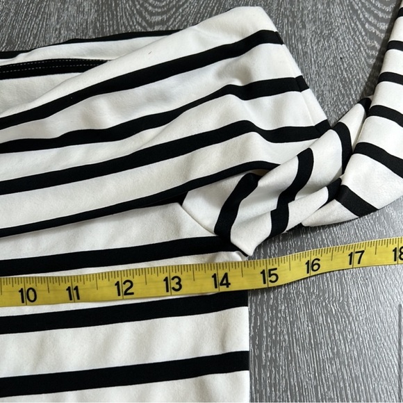 Off shoulder striped top - Picture 5 of 6